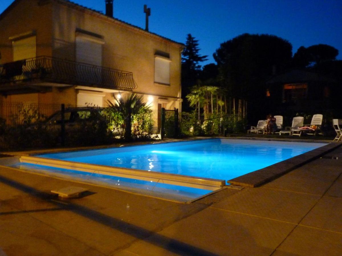 Pretty Villa With Pool And Jacuzzi In Carcassonne Bagian luar foto