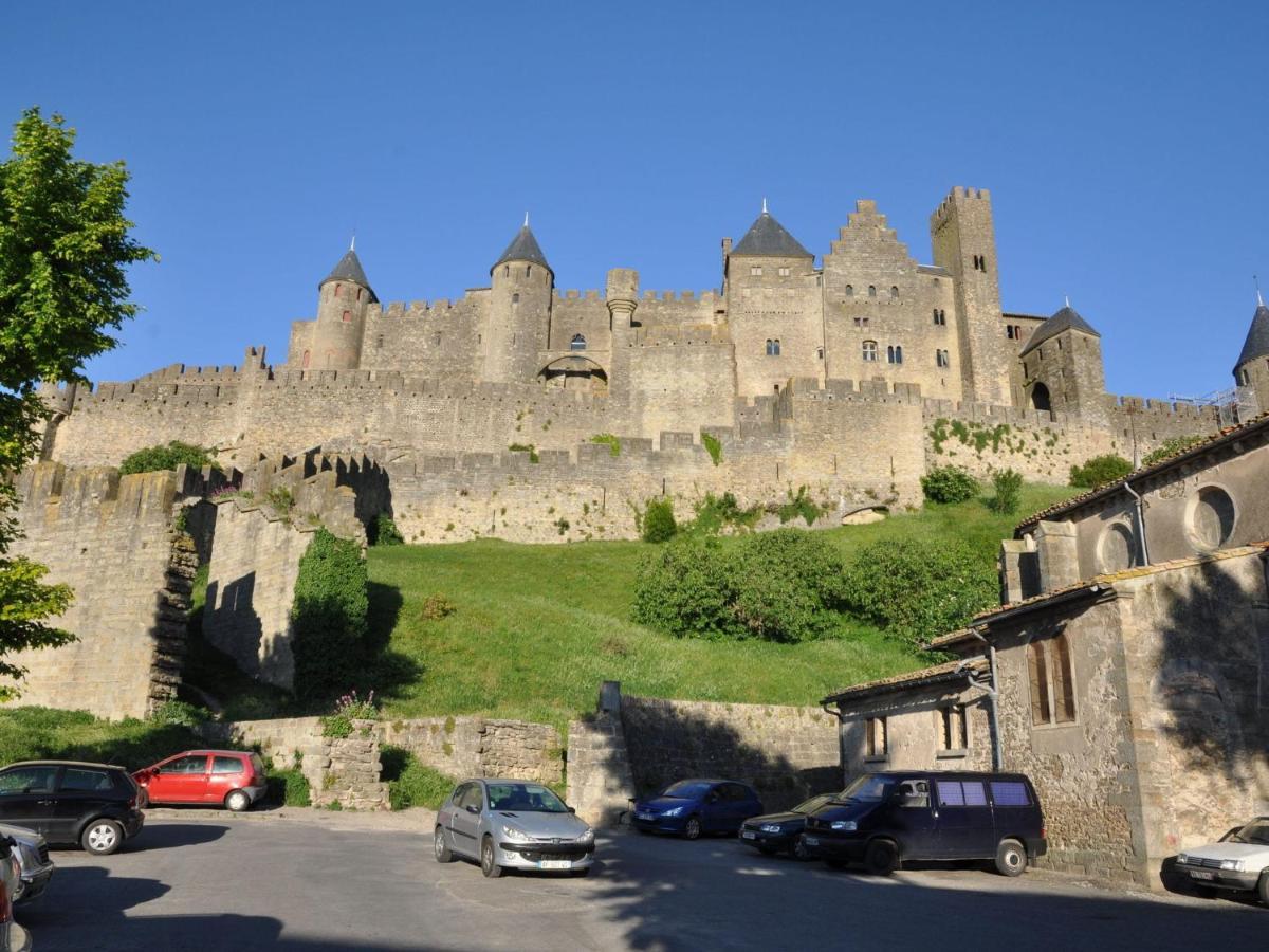 Pretty Villa With Pool And Jacuzzi In Carcassonne Bagian luar foto