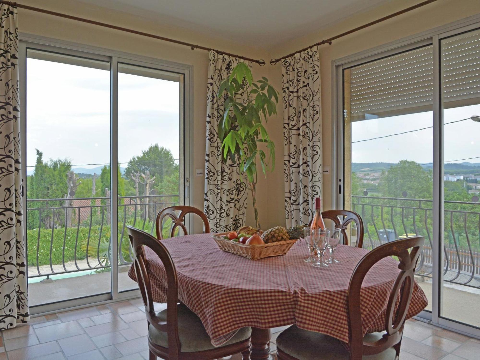 Pretty Villa With Pool And Jacuzzi In Carcassonne Bagian luar foto